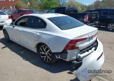 2019 Volvo S60 T6 Momentum из США, поврежденный, VIN 7JRA22TK4KG017483
